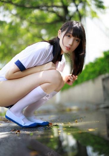 年轻女的老师2中字在线